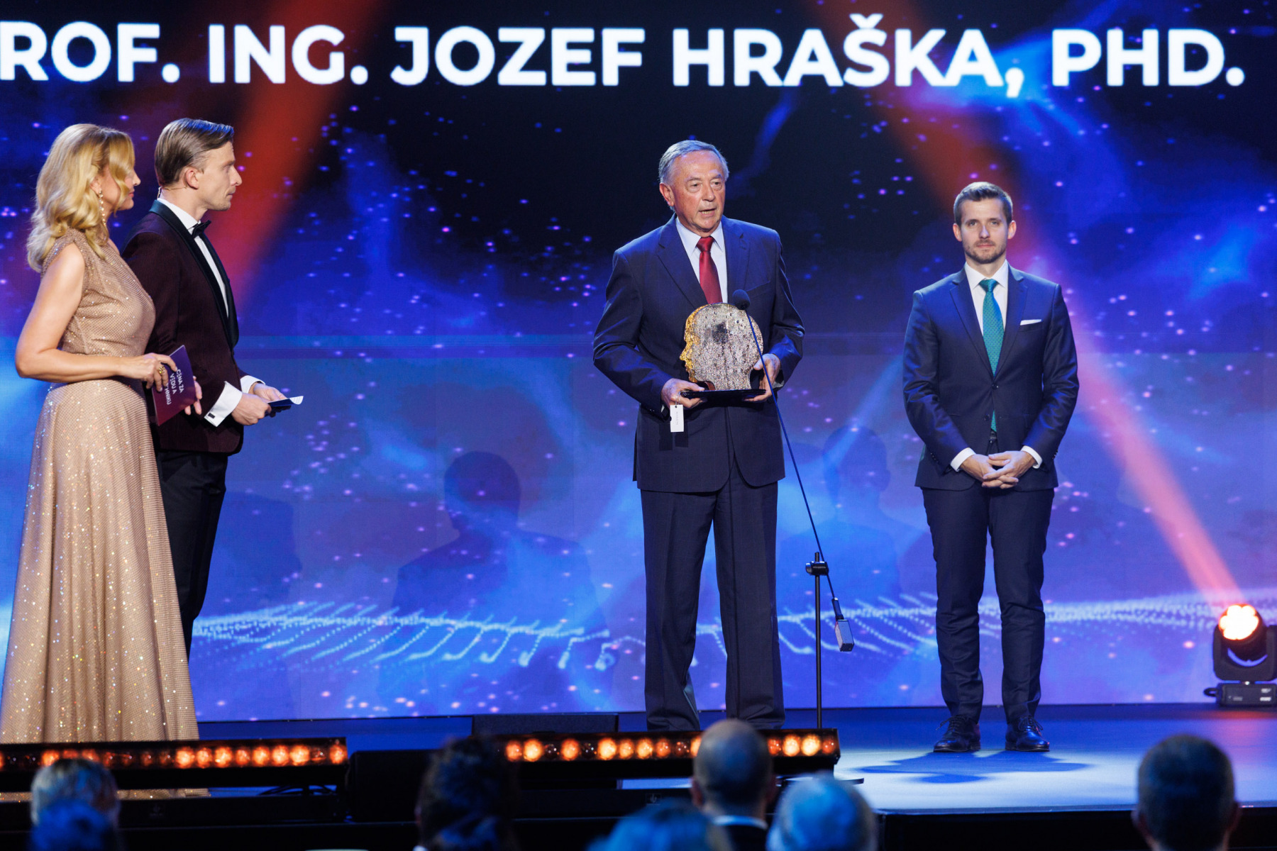 ocenený profesor Jozef Hraška