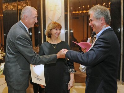 Dve Prémie Literárneho fondu putujú na Katedru dopravných stavieb