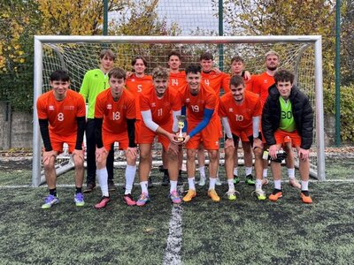 Prvé miesto pre tím SvF STU na Majstrovstvách STU OPEN v malom futbale