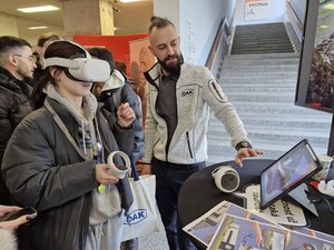 Kariérny deň navštívili desiatky študentov - 03