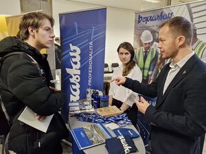 Kariérny deň navštívili desiatky študentov - 34